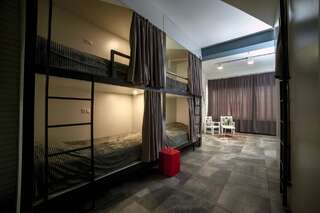 Хостелы Loft Hostel Гюмри Односпальная кровать в общем номере для женщин-5