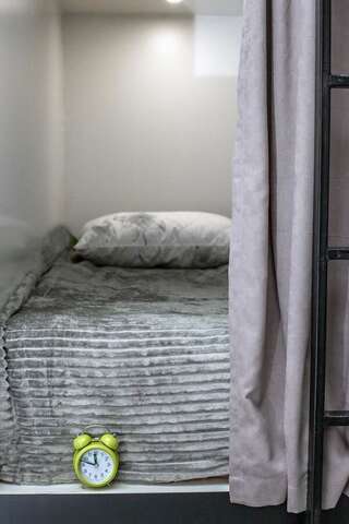 Хостелы Loft Hostel Гюмри Односпальная кровать в общем мужском номере-5